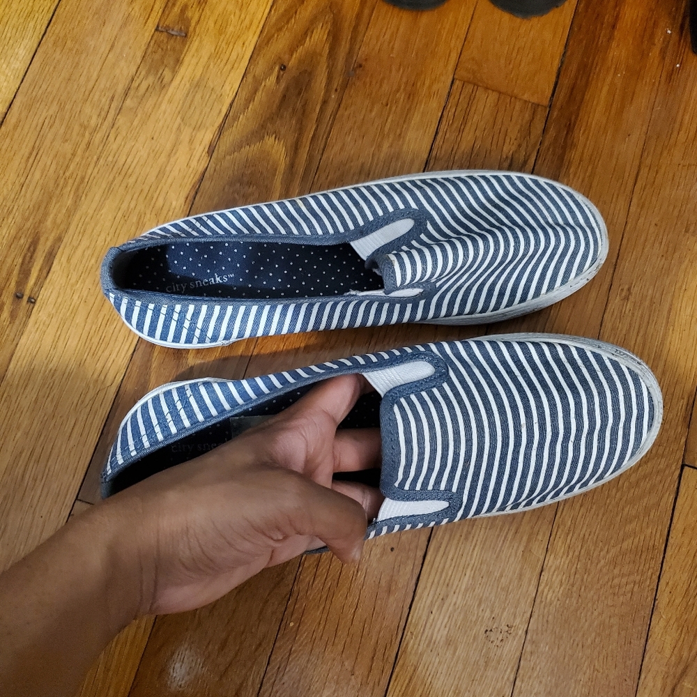City Sneaks Size 7 7.5 Women's Loafers Moccasins Blue White Stripes